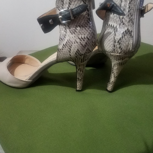 Shoes - Picture 4 of 4